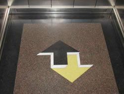 Symbole sur sol d'ascenseur